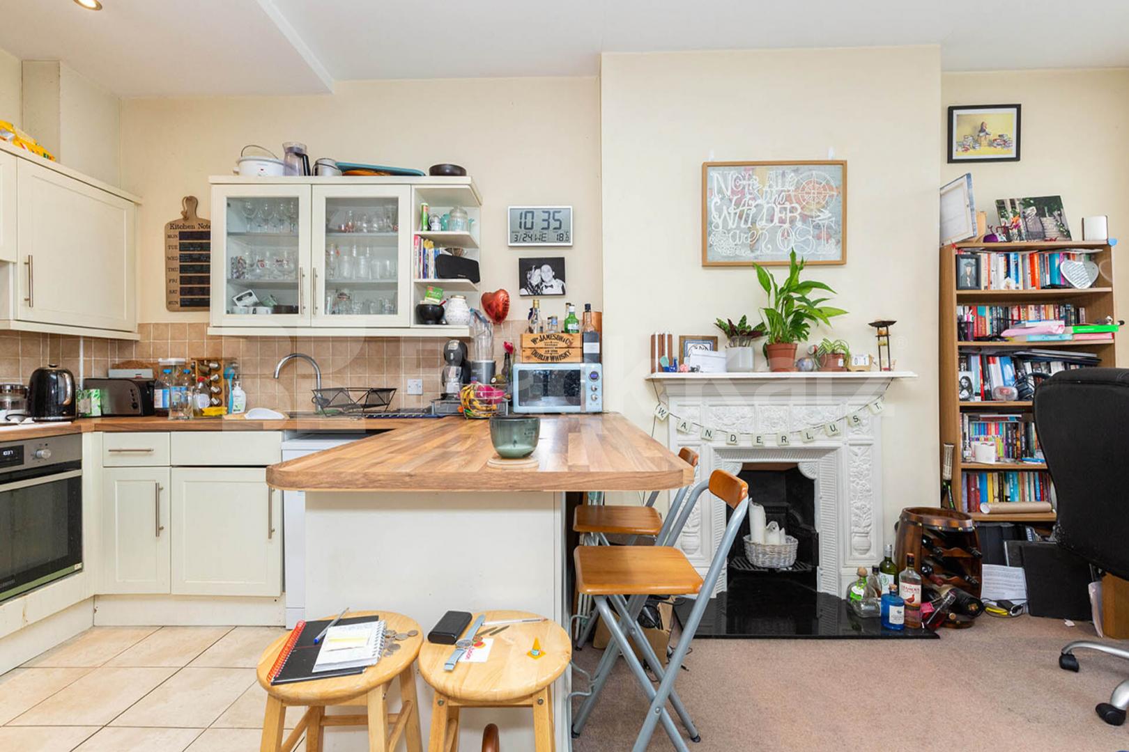 Large 1 bedroom property to rent minutes to Crouch End broadway. Tottenham lane, Crouch End